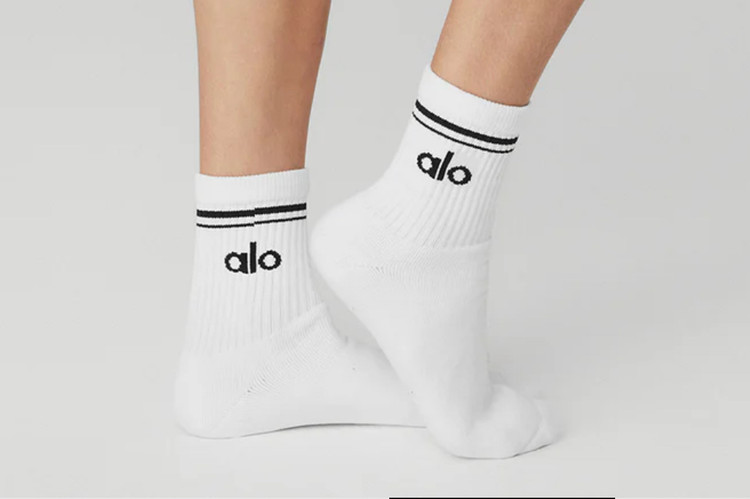 سفارش آنلاین جوراب ورزشی alo رنگ سفید مشکی زرشکی
